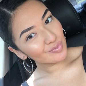 Meet your Posher, Valentina